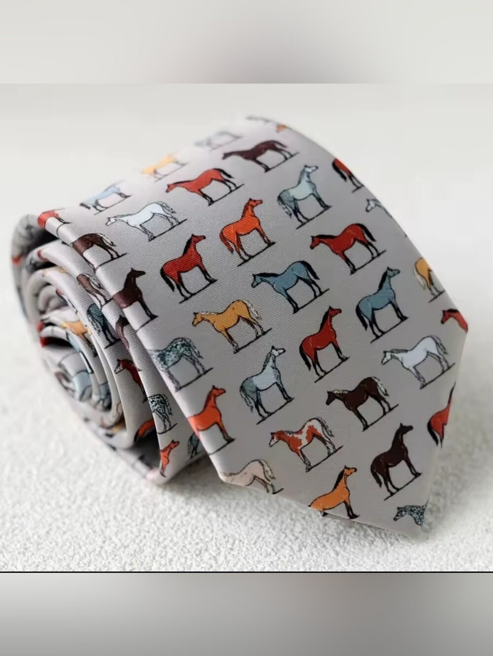 Men's Horse Pattern Silk Tie in Light Gray